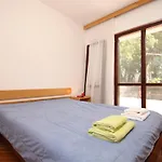 Appartamento By The Sea Starigrad, Paklenica - 6626 *