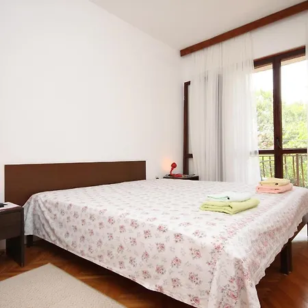 Apartments By The Sea Starigrad, Paklenica - 6626 شقة ستاريغغاد باكلينتسا