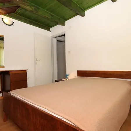 Apartments By The Sea Starigrad, Paklenica - 6626 ستاريغغاد باكلينتسا