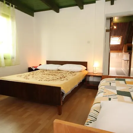 Apartments By The Sea Starigrad, Paklenica - 6626 * ستاريغغاد باكلينتسا