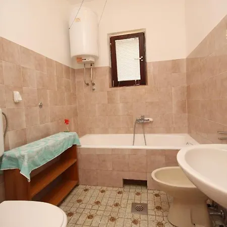 شقة Apartments By The Sea Starigrad, Paklenica - 6626 *